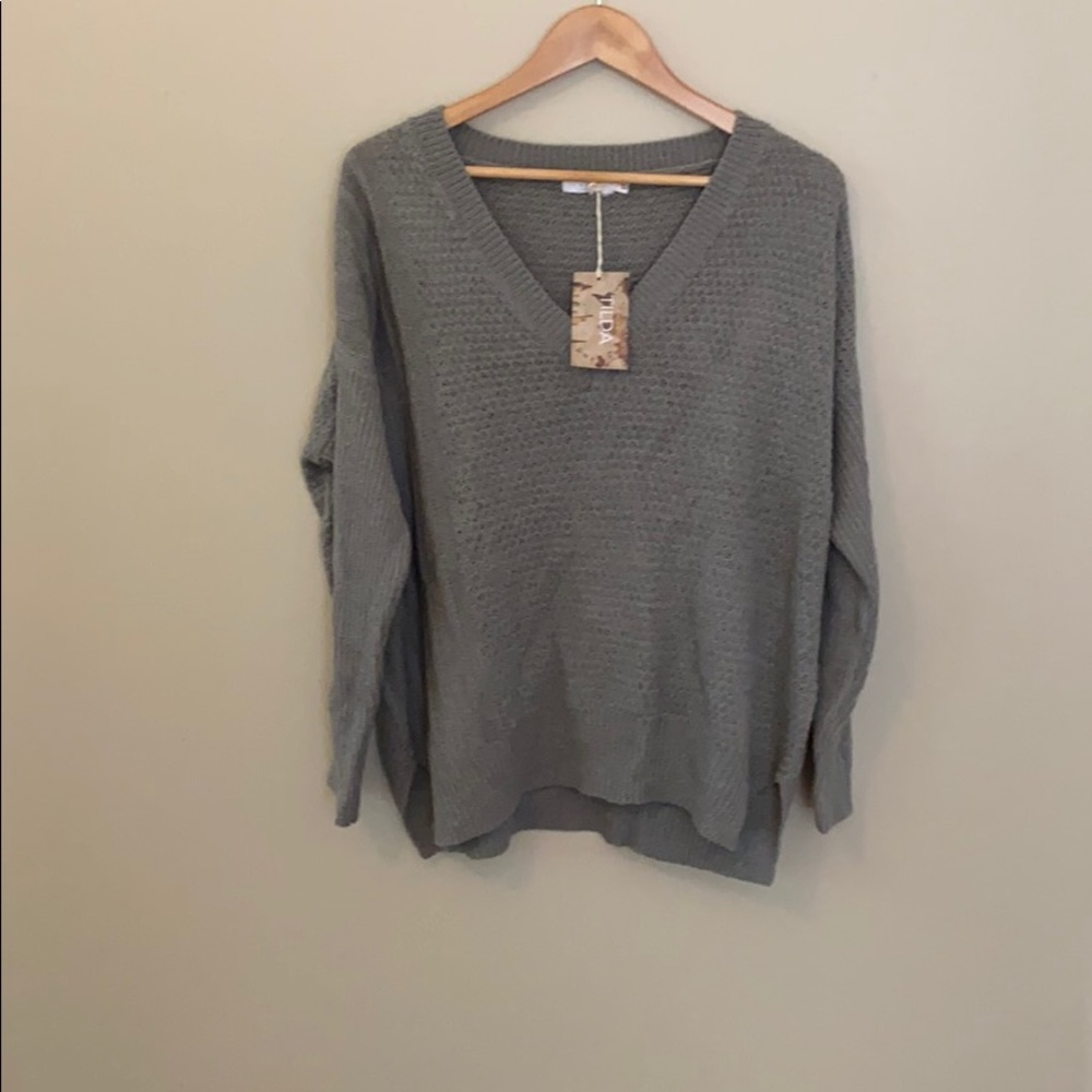 Loose fitting sweater - Picture 2 of 2